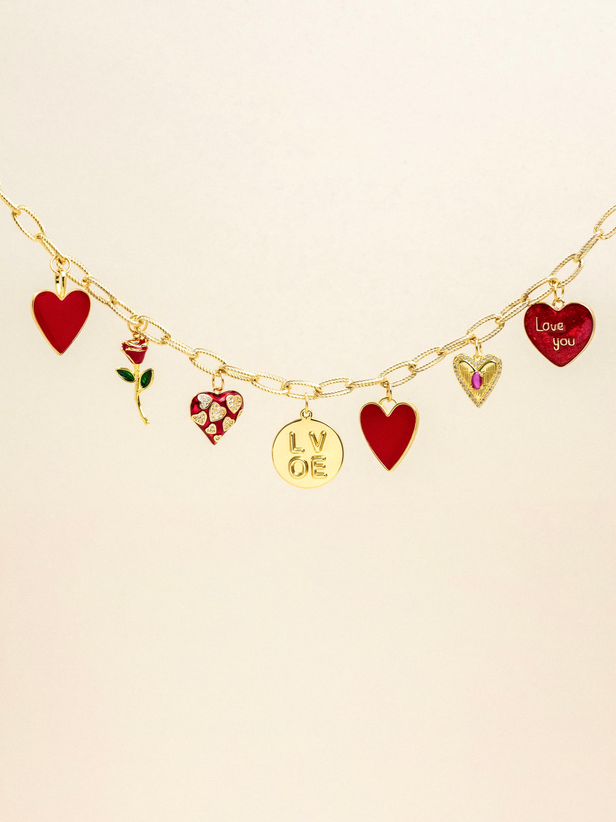 Collar con dijes exclusivos